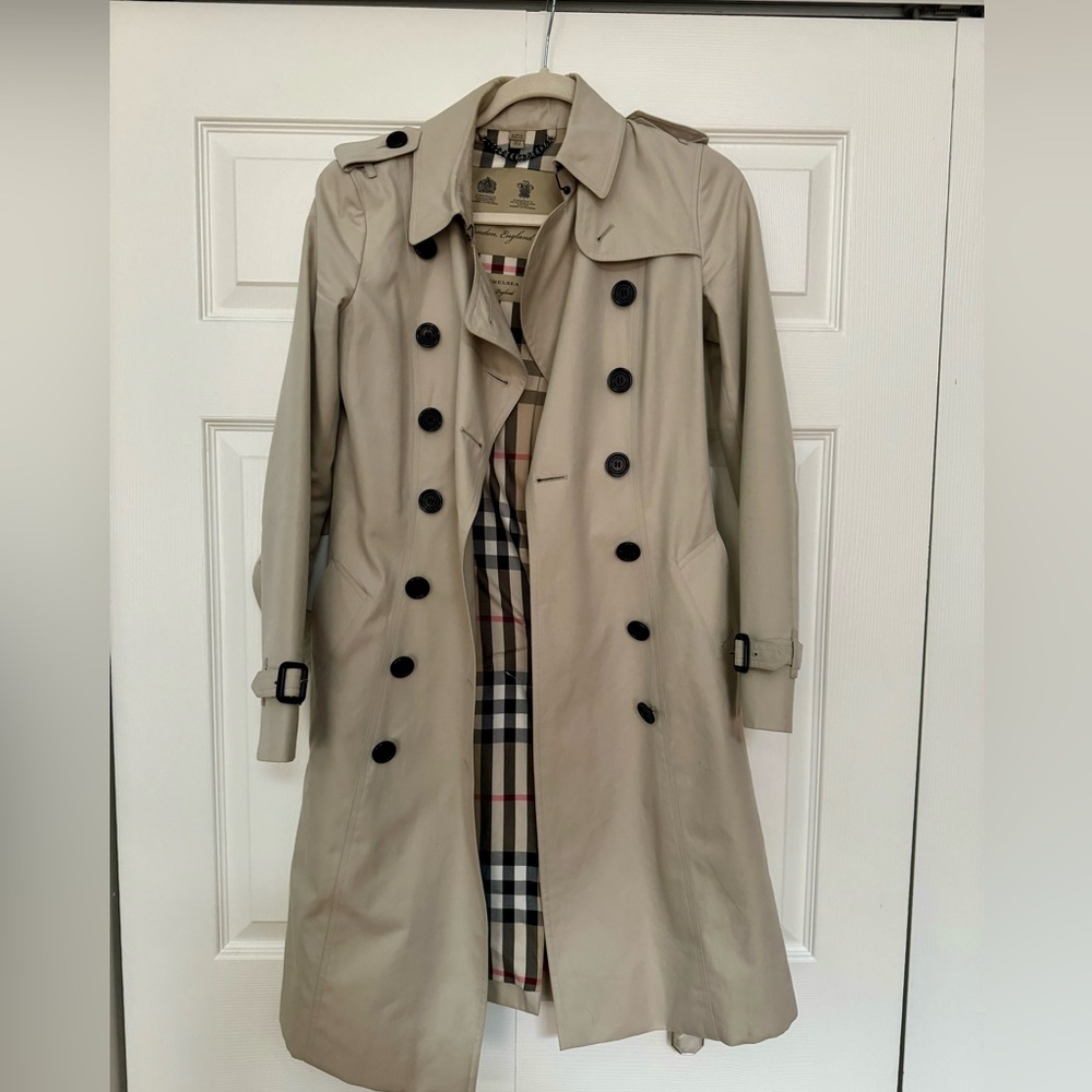 Burberry Chelsea Heritage Trench Coat